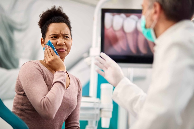 emergency dentist in King West, Toronto