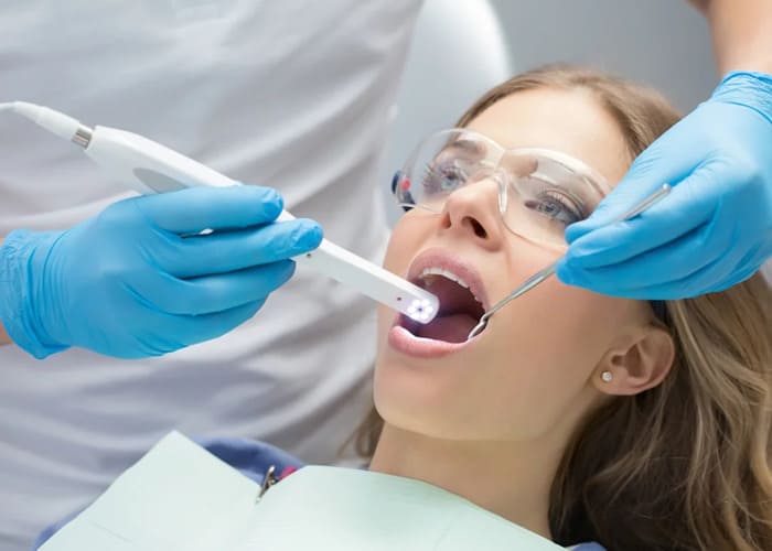 How is a gum abscess treated